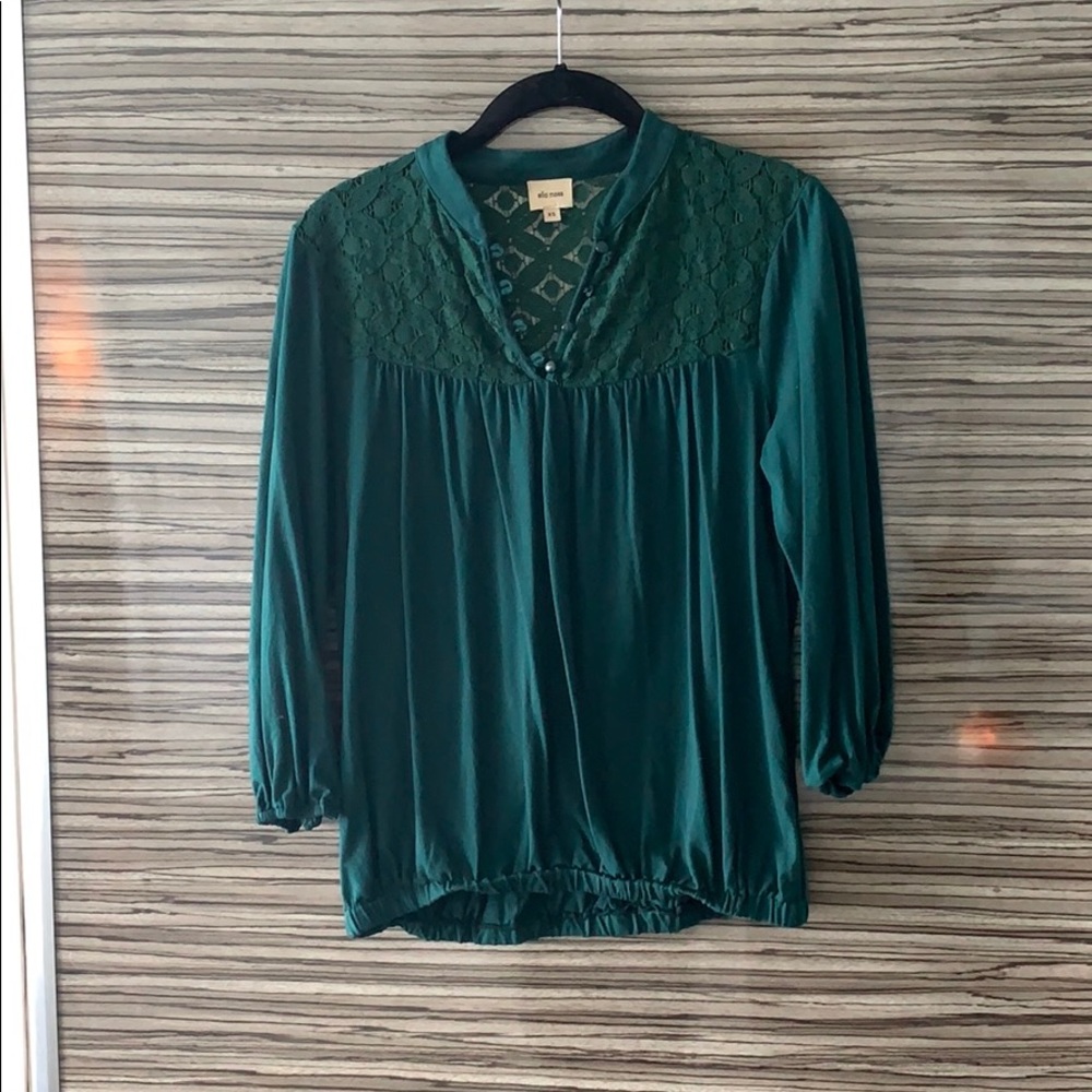 Elastic waist blousy lace top